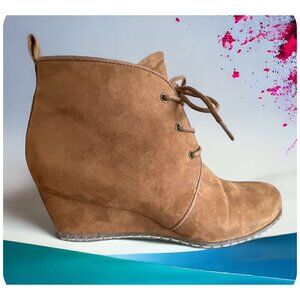 Franco Sarto Annabelle Camel Tan Wedge Ankle Booties Faux Suede Women's Size 6M